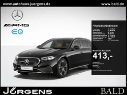 Schwarz obsidianschwarz metall Gebraucht 2024 Mercedes E300 Avantgarde Kombi | 43.880 €