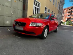 Rot Gebraucht 2007 Volvo S40 Limousine | 2.700 €