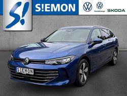 Blau Gebraucht 2024 VW Passat Business Kombi | 38.930 € (Fairer Preis)