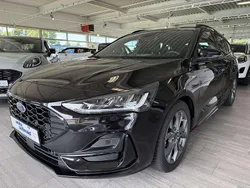 Obsidianschwarz Gebraucht 2023 Ford Focus ST-Line X Kombi | 23.330 € (Fairer Preis)