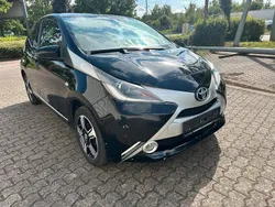 Schwarz Gebraucht 2016 Toyota Aygo Kleinwagen | 4.990 € (Etwas zu teuer)