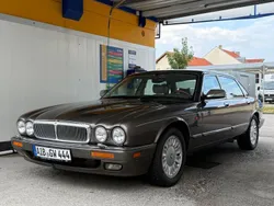 Grau Gebraucht 1996 Jaguar X300 Limousine | 10.999 €