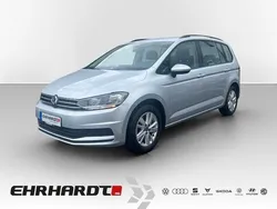 Reflexsilbermetallic Gebraucht 2023 VW Touran Comfortline Van / Kleinbus | 28.590 € (Guter Preis)