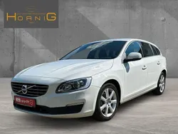 Weiß Gebraucht 2016 Volvo V60 Momentum Kombi | 15.999 € (Etwas zu teuer)
