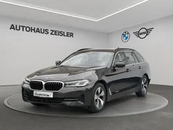 Grau Gebraucht 2023 BMW 520 Sport Line Kombi | 34.840 € (Superpreis)