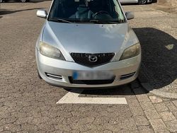Grau Gebraucht 2004 Mazda 2 Kleinwagen | 900 €