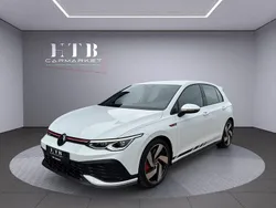 Pure white (metallic) Gebraucht 2024 VW Golf VIII GTI Limousine | 32.490 € (Superpreis)