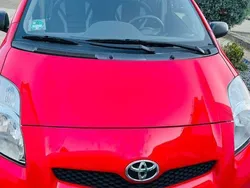 Rot Gebraucht 2010 Toyota Yaris Life Kleinwagen | 6.300 € (Teuer)