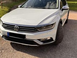 Weiß Gebraucht 2017 VW Passat Alltrack Kombi | 25.800 €