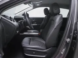 Grau Gebraucht 2023 Mercedes GLA200 Progressive SUV | 39.268 € (Fairer Preis)