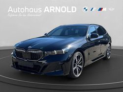 Black sapphire Neu 2025 BMW 540 M Sport Kombi | 75.300 € (Guter Preis)
