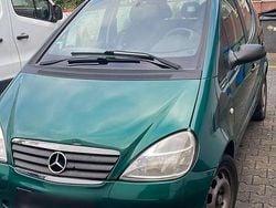 Grün Gebraucht 1999 Mercedes A140 Kleinwagen | 1.100 € (Fairer Preis)