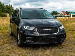 Schwarz Gebraucht 2023 Chrysler Pacifica SUV | 45.900 € (Fairer Preis)