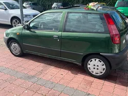 Grün Gebraucht 1995 Fiat Punto Kleinwagen | 1.450 €
