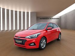 Rot Gebraucht 2018 Hyundai i20 Style Limousine | 11.299 € (Fairer Preis)