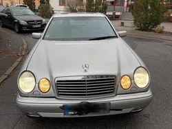 Silber Gebraucht 1997 Mercedes E230 Avantgarde Limousine | 2.500 € (Fairer Preis)