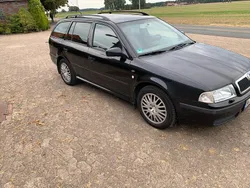 Schwarz Gebraucht 2005 Skoda Octavia Kombi | 1.600 € (Fairer Preis)