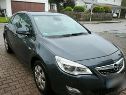 Grau Gebraucht 2010 Opel Astra Limousine | 3.900 € (Fairer Preis)
