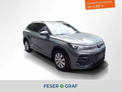 Cipressinogrün metallic Gebraucht 2024 VW Tiguan R-line SUV | 40.450 € (Etwas zu teuer)