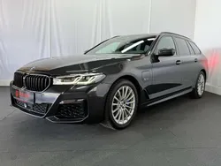 Sophistograu brillanteffekt me Gebraucht 2022 BMW 520 Performance Kombi | 27.860 € (Guter Preis)