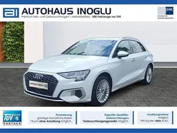 Weiß Gebraucht 2023 Audi A3 Sportback Advanced Limousine | 28.480 € (Guter Preis)