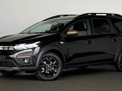 Schwarz / perlmuttschwarz Gebraucht 2024 Dacia Jogger Extreme Van / Kleinbus | 23.970 € (Etwas zu teuer)