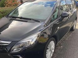 Schwarz Gebraucht 2015 Opel Zafira Tourer drive Van / Kleinbus | 10.500 € (Teuer)