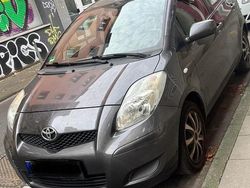 Grau Gebraucht 2009 Toyota Yaris Kombi | 3.200 € (Guter Preis)