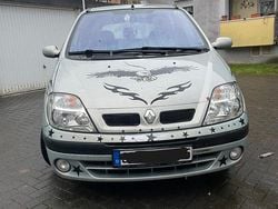 Silber Gebraucht 2000 Renault Mégane Limousine | 900 €