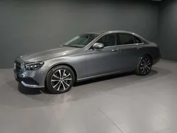 Grau Gebraucht 2022 Mercedes E300 Avantgarde Limousine | 43.800 € (Teuer)