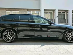 Schwarz Gebraucht 2025 BMW 520 Luxury Line Kombi | 26.900 €