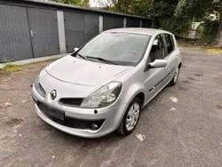 Grau Gebraucht 2006 Renault Clio II Limousine | 3.300 € (Etwas zu teuer)