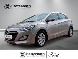 Silber Gebraucht 2016 Hyundai i30 Classic Limousine | 8.990 € (Fairer Preis)