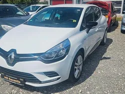 Weiß Gebraucht 2017 Renault Clio IV LIMITED Limousine | 6.690 € (Fairer Preis)