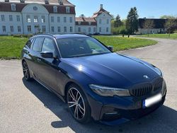 Blau Gebraucht 2021 BMW 320 M Sport Kombi | 29.500 € (Fairer Preis)