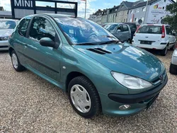 Grün Gebraucht 2002 Peugeot 206 Premium Limousine | 2.750 € (Etwas zu teuer)