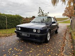 Blau Gebraucht 1990 BMW 316 Limousine | 9.800 €