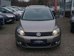 Braun Gebraucht 2011 VW Golf Style Kombi | 7.490 € (Fairer Preis)