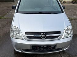Silber Gebraucht 2004 Opel Meriva Van / Kleinbus | 1.850 € (Teuer)
