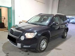 Schwarz Gebraucht 2011 Skoda Yeti Active SUV | 6.200 €