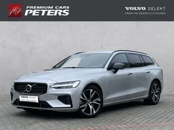 Bright silver metallic / metal Gebraucht 2022 Volvo V60 R-Design Kombi | 39.699 € (Guter Preis)