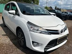 Weiß Gebraucht 2014 Toyota Verso Skyview Edition Van / Kleinbus | 6.999 € (Fairer Preis)