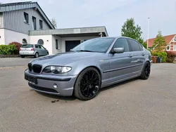Grau Gebraucht 2003 BMW 325 Limousine | 14.999 €