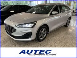 Schwarz, metallic Gebraucht 2023 Ford Focus Titanium Kombi | 18.485 € (Guter Preis)