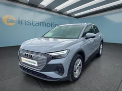 Grau Gebraucht 2022 Audi Q4 e-tron SUV | 24.649 € (Guter Preis)