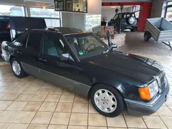 Schwarz Gebraucht 1990 Mercedes E300 Limousine | 10.750 €