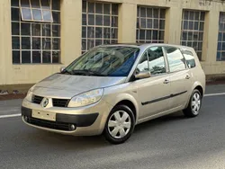 Beige Gebraucht 2006 Renault Grand Scénic II Van / Kleinbus | 1.999 € (Etwas zu teuer)