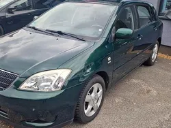 Grün Gebraucht 2004 Toyota Corolla Sol Limousine | 2.890 € (Fairer Preis)