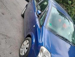 Blau Gebraucht 2005 Opel Meriva Van / Kleinbus | 1.350 € (Guter Preis)