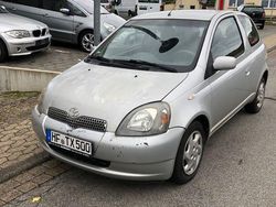 Silber Gebraucht 2000 Toyota Yaris Luna Limousine | 999 € (Guter Preis)
